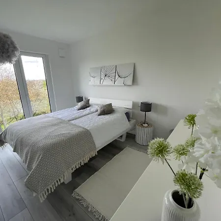 Mit Naturblick In Штутгарт