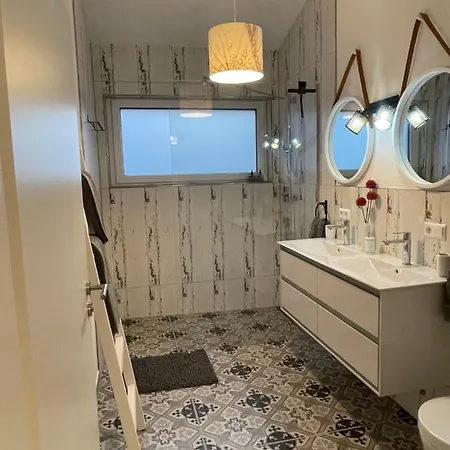 Apartment Mit Naturblick In *