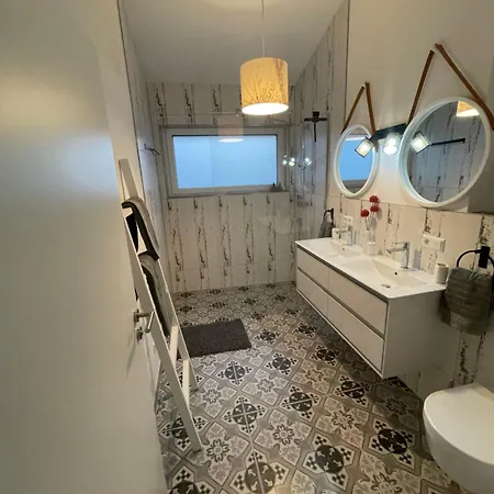 Apartment Mit Naturblick In *